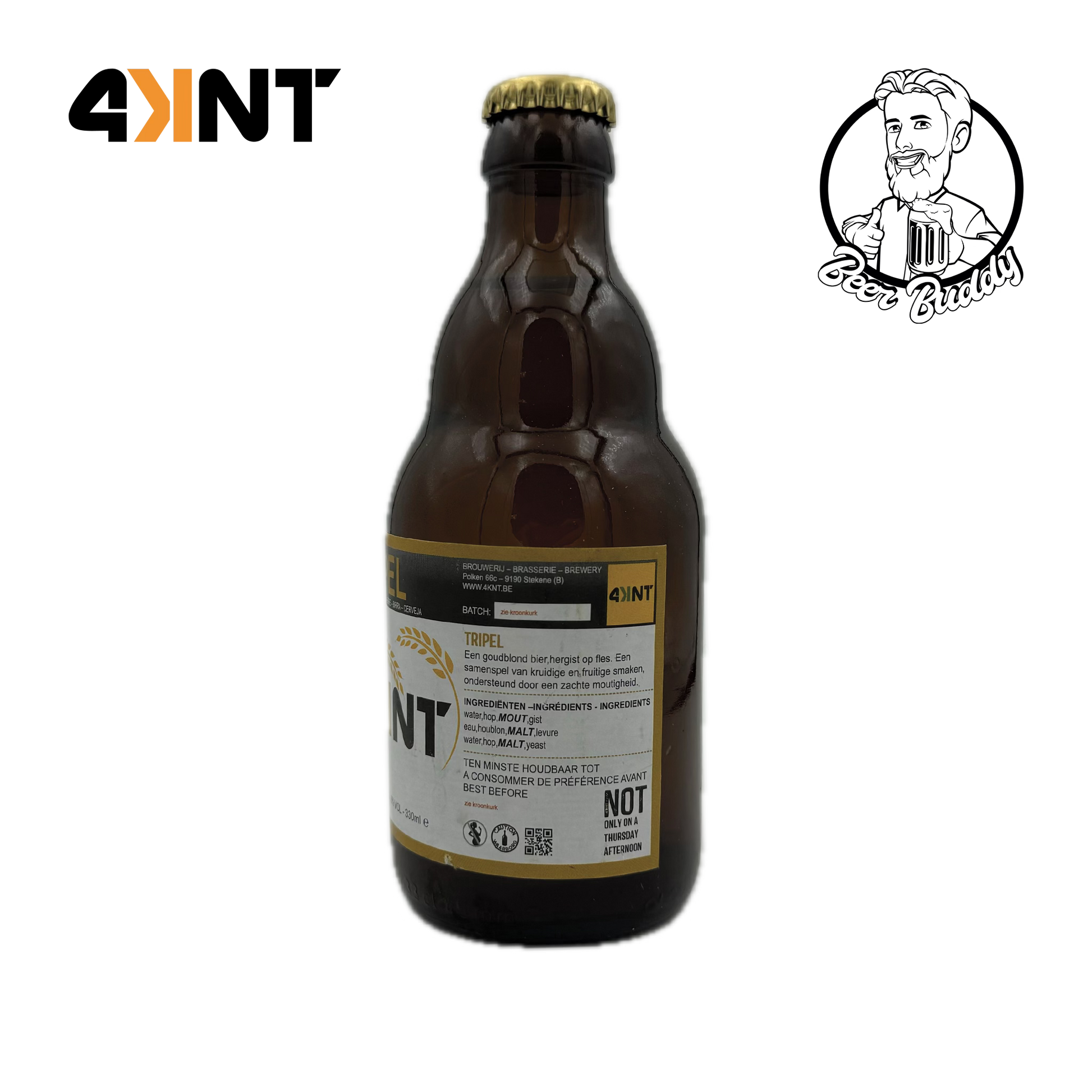 Een bruine glazen fles Brouwerij 4KNT Tripel-bier met een gouden dop, voorzien van een etiket met het merklogo 'Tripel' en een beschrijving in meerdere talen. Het goudblond bier heeft kruidige en fruitige smaken, met een alcoholpercentage van 8% en een inhoud van 330 ml.
