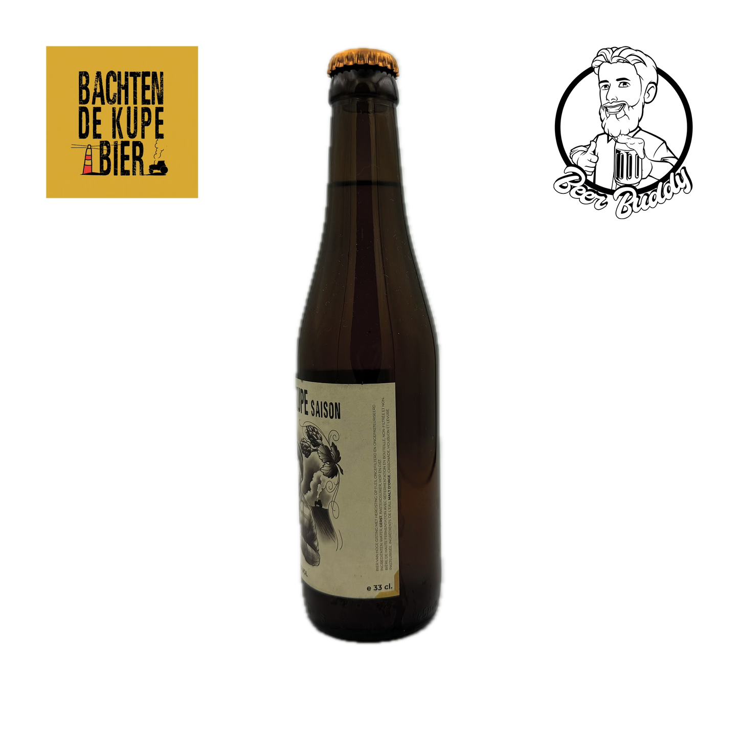 Een bruine glazen fles Bachten De Kupe Saison met een beige etiket met daarop een man met helm en een vogel. Het bier, gebrouwen door Bachten De Kupe Bier Compagnie, heeft een alcoholpercentage van 5%. Het Bachten De Kupe-logo verschijnt links boven de fles, wat zorgt voor een uitstekende dorstlesser.
