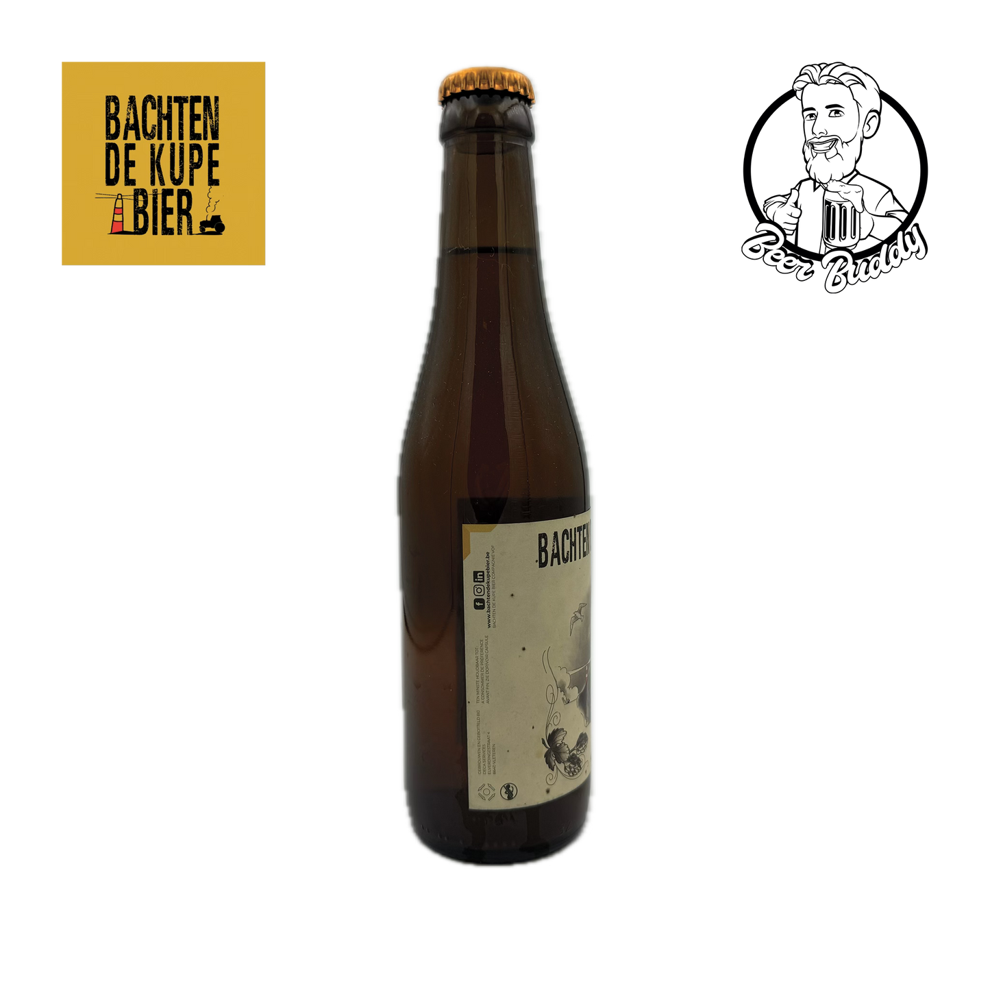 Een bruine glazen fles Bachten De Kupe Saison met een beige etiket met daarop een man met helm en een vogel. Het bier, gebrouwen door Bachten De Kupe Bier Compagnie, heeft een alcoholpercentage van 5%. Het Bachten De Kupe-logo verschijnt links boven de fles, wat zorgt voor een uitstekende dorstlesser.